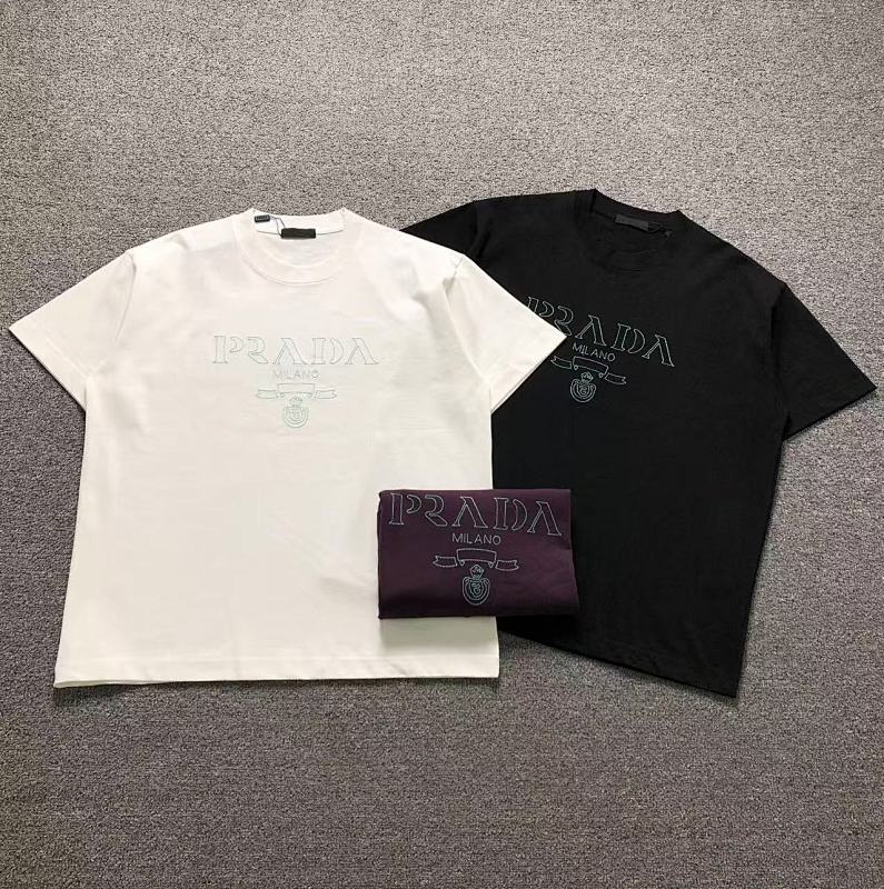 PRADA T-SHIRT 4123106133（im 170cm 60kg i wear size 2XL in the phot）