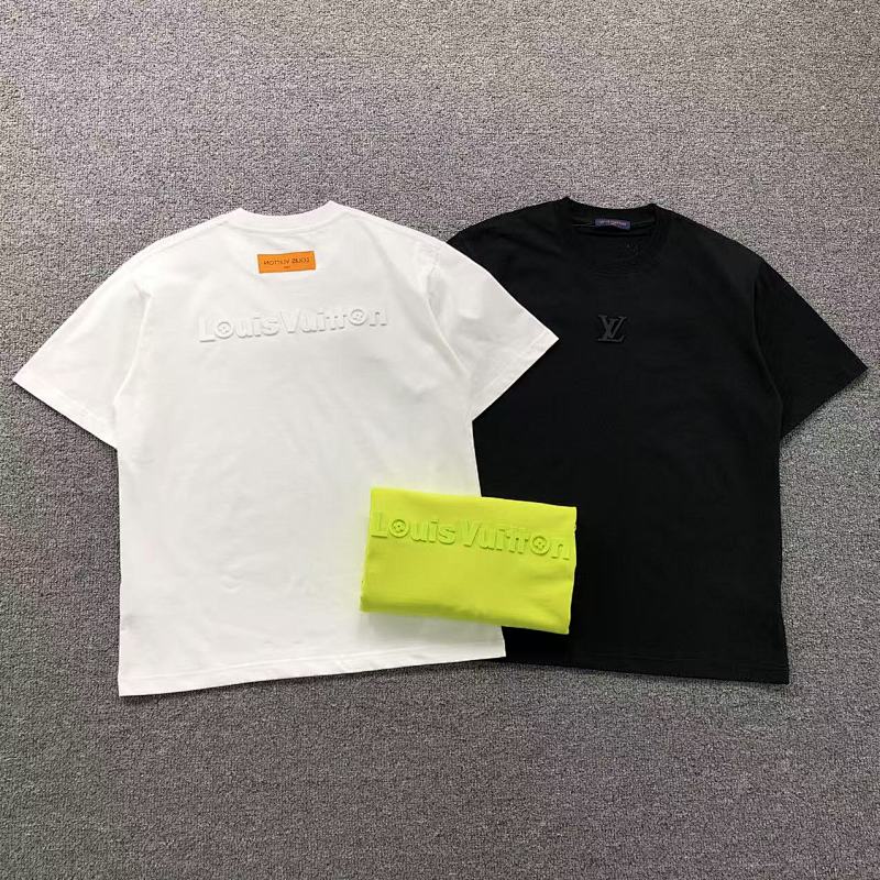 LV T-SHIRT 3103231720（im 170cm 60kg i wear size S in the phot）
