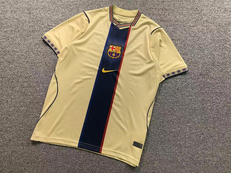 FOOTBALL T-SHIRT 124406002（im 170cm 60kg i wear size M in the phot）