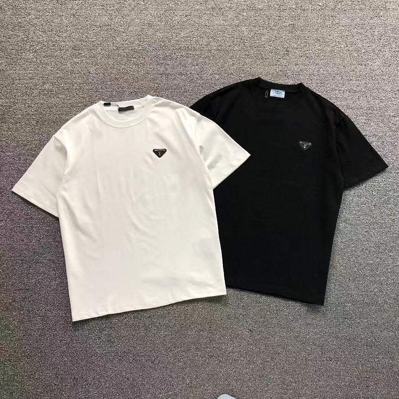 PRADA T-SHIRT 3204200621（im 170cm 60kg i wear size S in the phot）