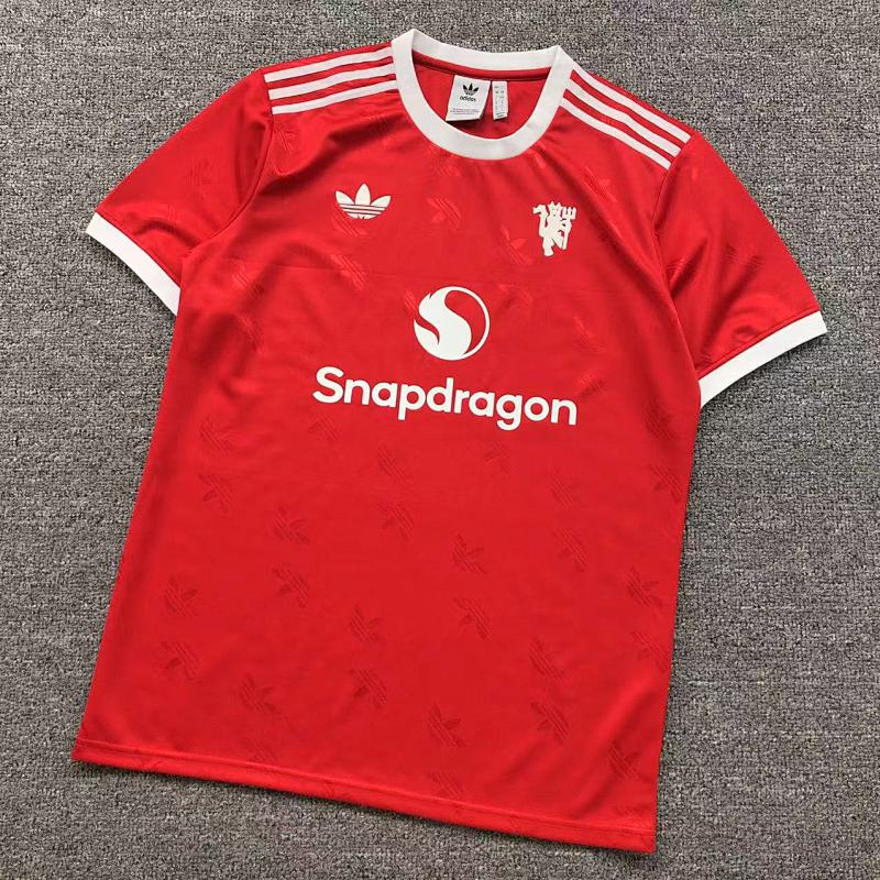 FOOTBALL T-SHIRT 11052313002（im 170cm 60kg i wear size L in the phot）