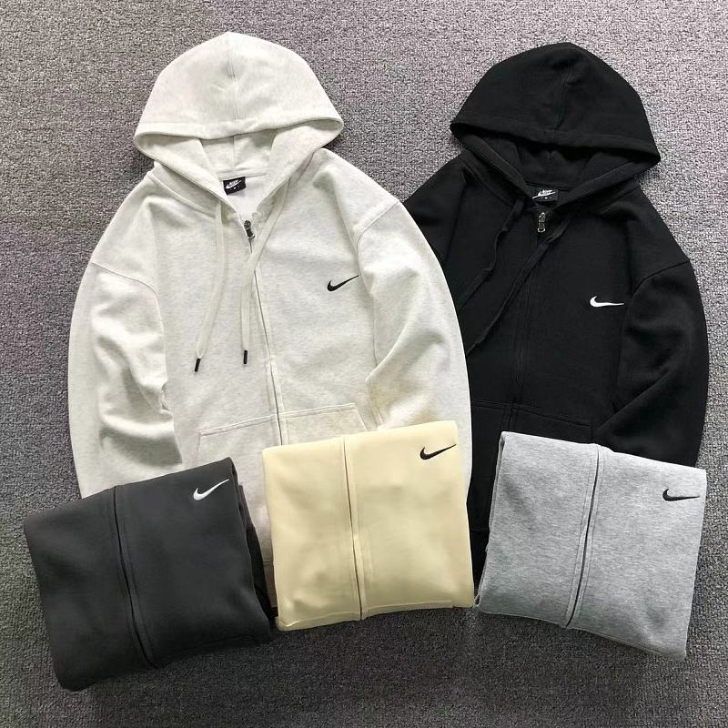 NIKE HOODIE 4207140377（im 170cm 60kg i wear size M in the phot）