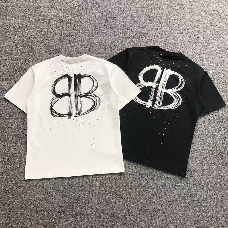 BALENCIAGA T-SHIRT 3103234820（im 170cm 60kg i wear size S in the phot）