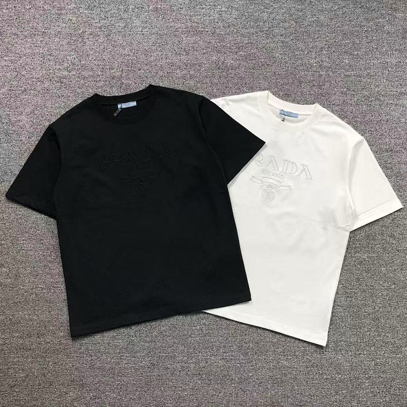 PRADA T-SHIRT 3201220403（im 170cm 60kg i wear size M in the phot）