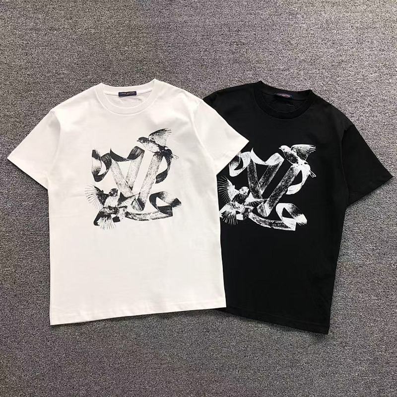 LV T-SHIRT 41061310126（im 170cm 60kg i wear size XS in the phot）