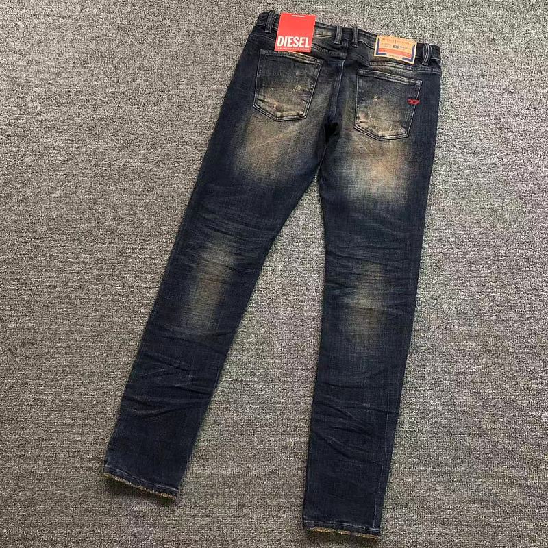 DIESEL TROUSERS 3207081017（im 170cm 60kg i wear size 32 in the phot）