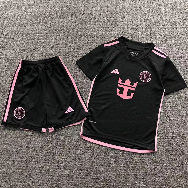 FOOTBALL T-SHIRT SHORTS CHILD 1121111002