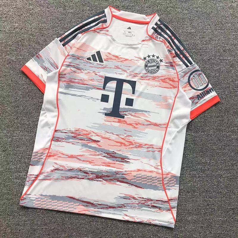 FOOTBALL T-SHIRT 11061324002（im 170cm 60kg i wear size L in the phot）