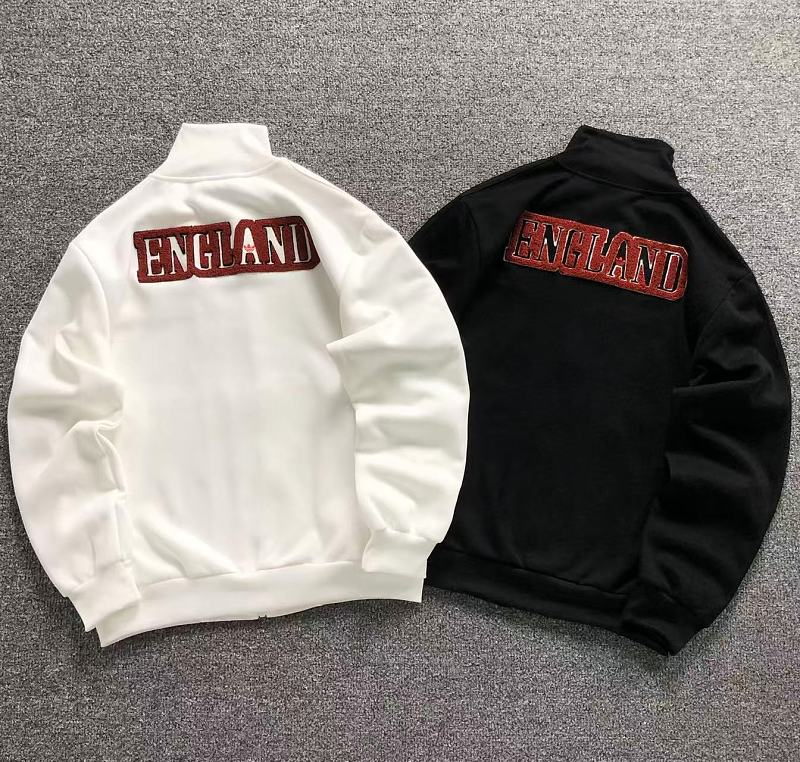ADIDAS JACKET 3207242177（im 170cm 60kg i wear size M in the phot）