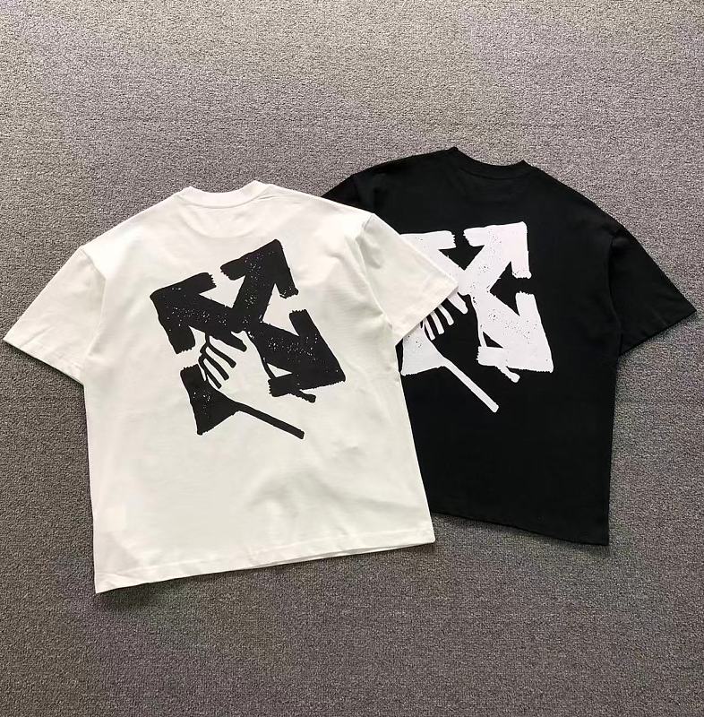 OFF-WHITE T-SHIRT 42051427165（im 170cm 60kg i wear size XS in the phot）
