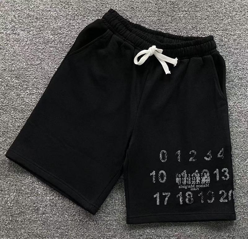 MAISON MARGIELA SHORTS 57080886（im 170cm 60kg i wear size 46 in the phot）