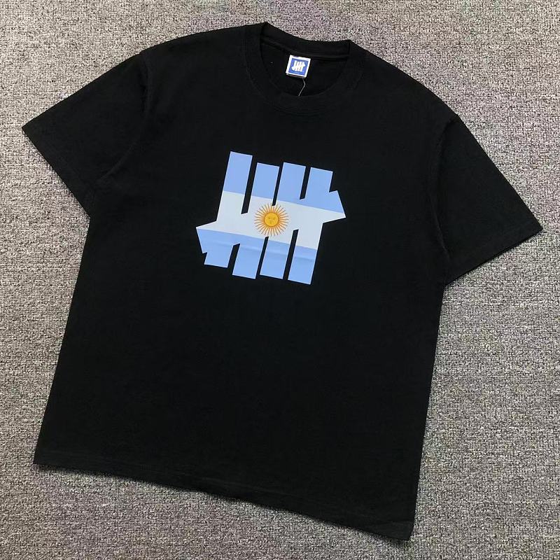 UNDEFEATED T-SHIRT 4208205702（im 170cm 60kg i wear size L in the phot）