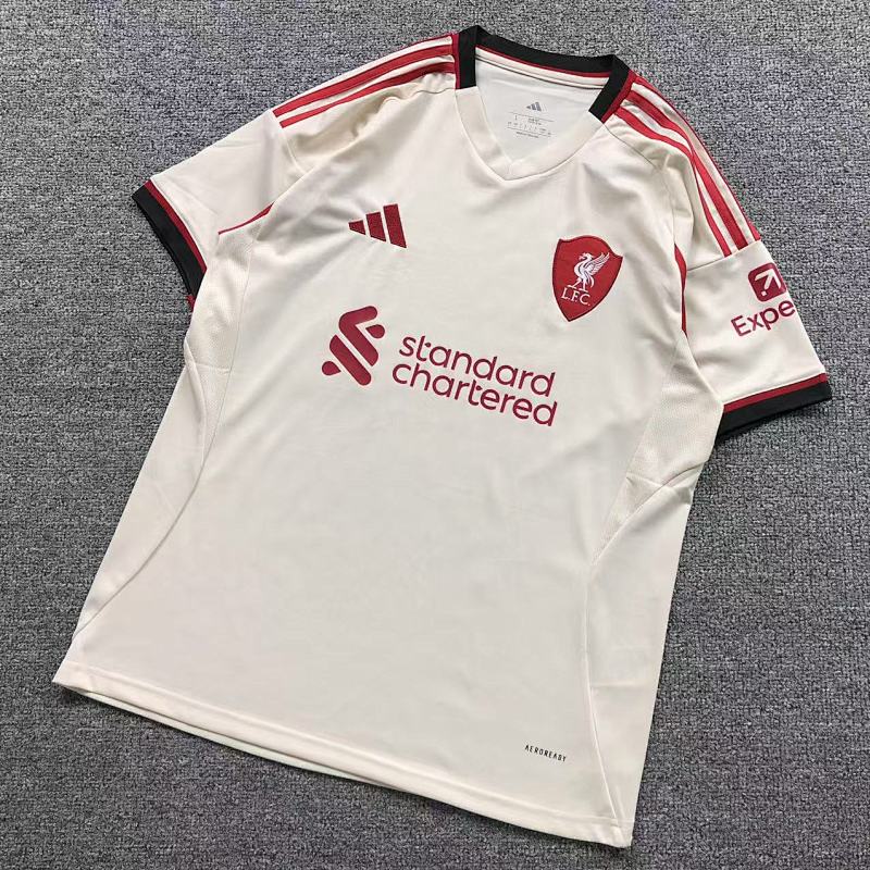 FOOTBALL T-SHIRT 11090936002（im 170cm 60kg i wear size L in the phot）