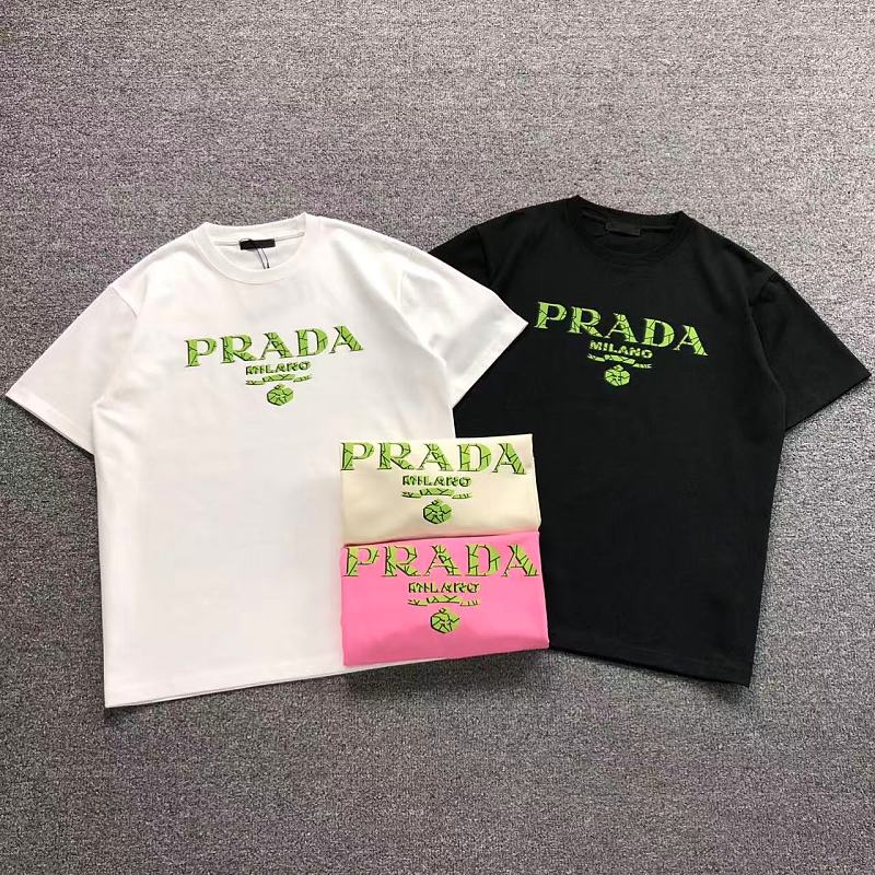 PRADA T-SHIRT 2204172501（im 170cm 60kg i wear size S in the phot）