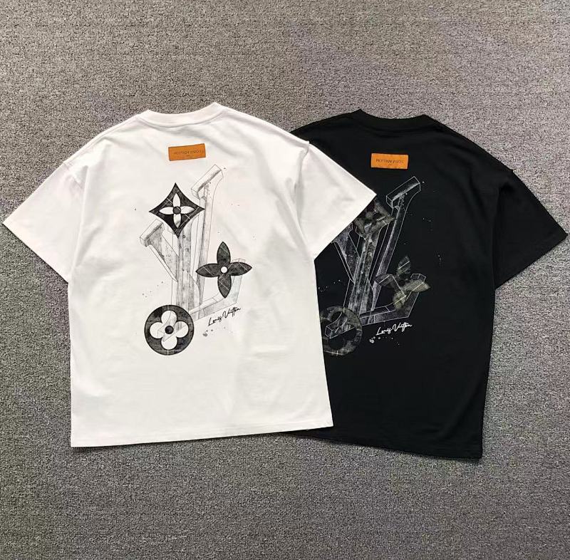 LV T-SHIRT 512291301（im 170cm 60kg i wear size M in the phot）
