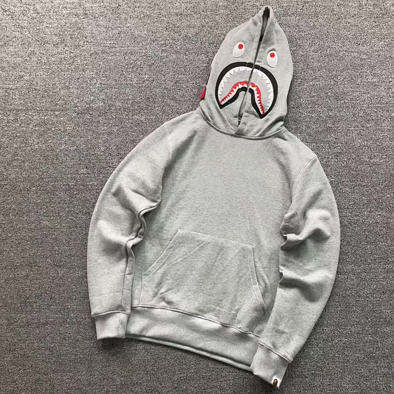 BAPE HOODIE 3203211017（im 170cm 60kg i wear size M in the phot）