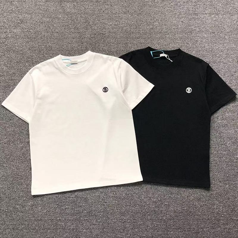 BURBERRY T-SHIRT 4112150621（im 170cm 57kg i wear size XS in the phot）