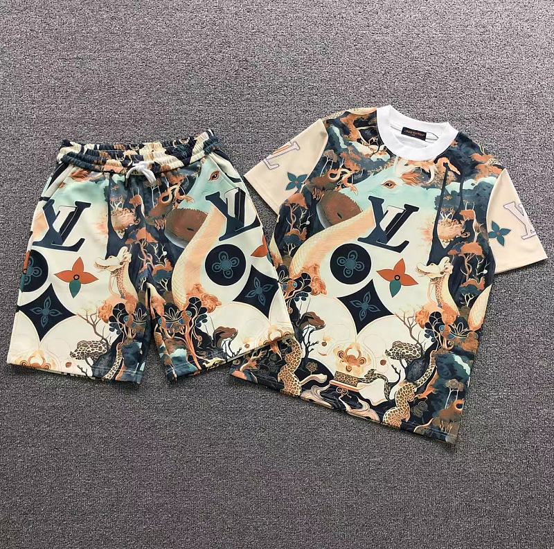TOP SHORTS LV T-SHIRT SHORTS 22050513125（im 170cm 60kg i wear size S in the phot）