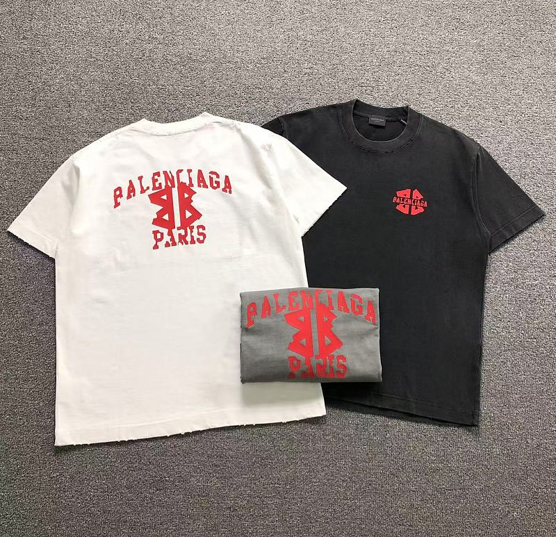 BALENCIAGA T-SHIRT 3204181221（im 170cm 60kg i wear size L in the phot）