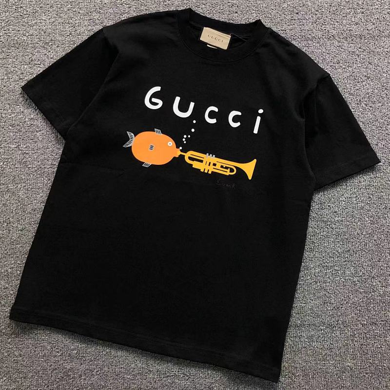 GUCCI T-SHIRT 5231961101（im 170cm 60kg i wear size S in the phot）