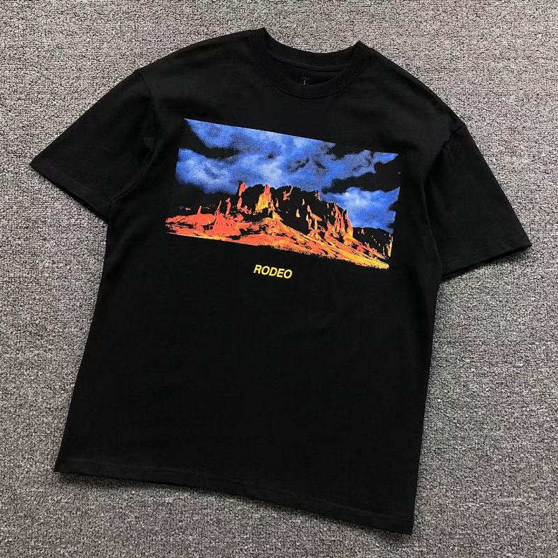TRAVIS SCOTT T-SHIRT 505213491（im 170cm 60kg i wear size S in the phot）