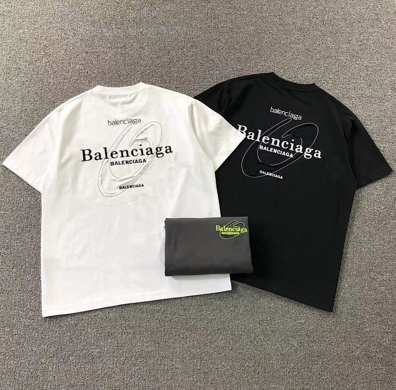 BALENCIAGA T-SHIRT 11122016137（im 170cm 60kg i wear size M in the phot）