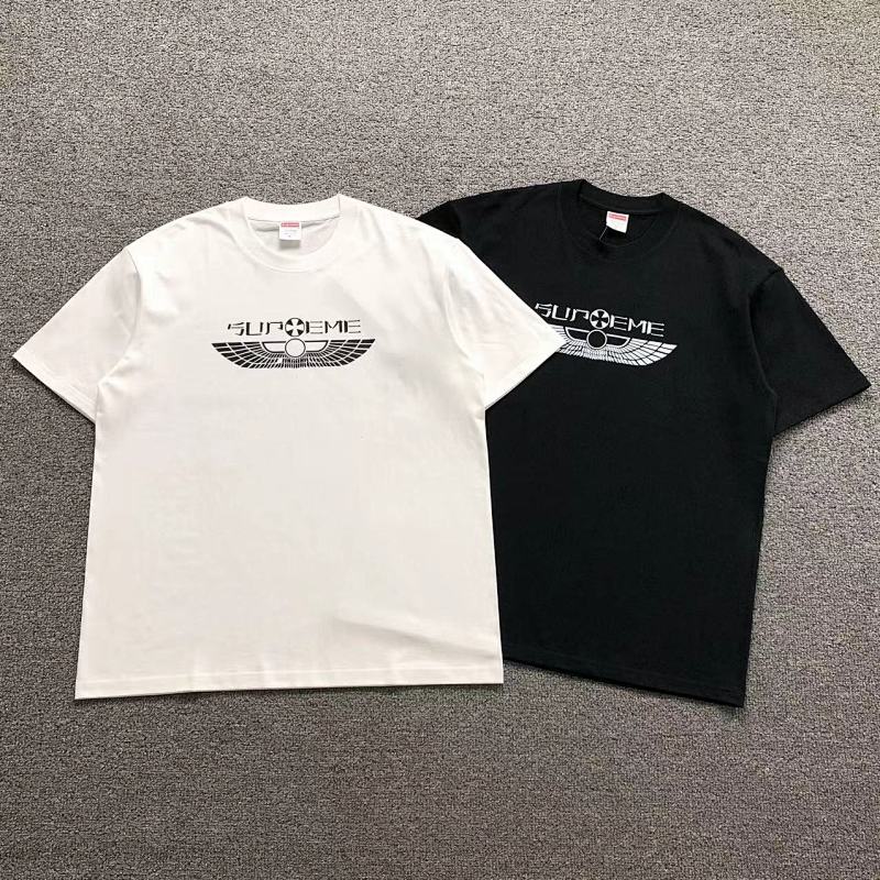SUPREME T-SHIRT 5231935123（im 170cm 60kg i wear size M in the phot）