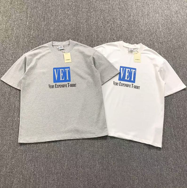 VETEMENTS T-SHIRT 212240417（im 170cm 57kg i wear size S in the phot）