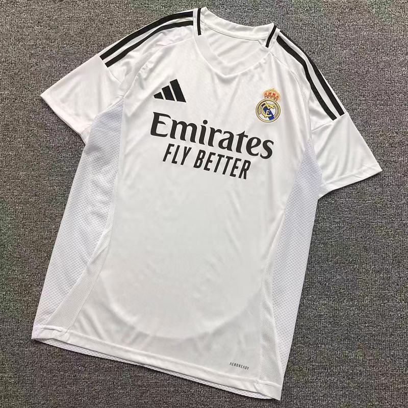 FOOTBALL T-SHIRT 125141135（im 170cm 60kg i wear size M in the phot）