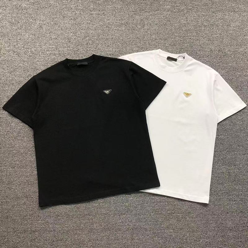 PRADA T-SHIRT 126271160（im 170cm 60kg i wear size XL in the phot）