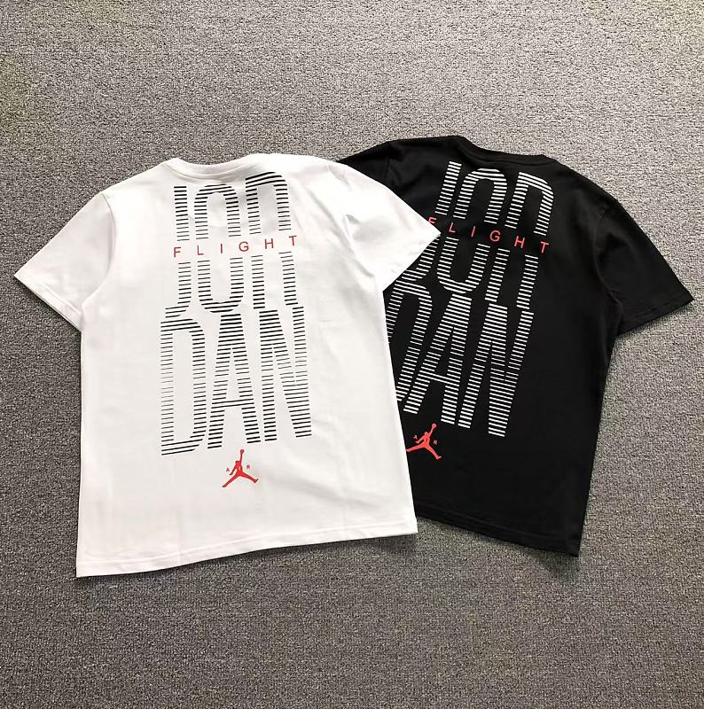 AIR JORDAN T-SHIRT 124180957（im 170cm 60kg i wear size M in the phot）