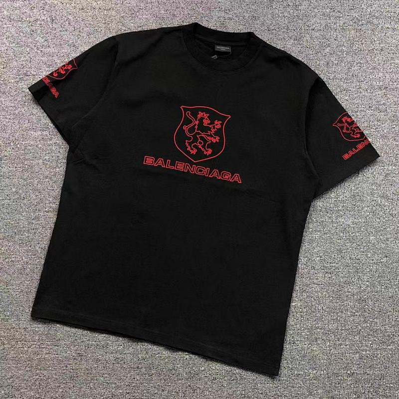 BALENCIAGA T-SHIRT 5212211136（im 170cm 60kg i wear size M in the phot）