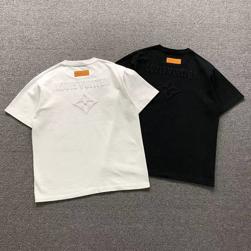 LV T-SHIRT 2203181705（im 170cm 60kg i wear size M in the phot）