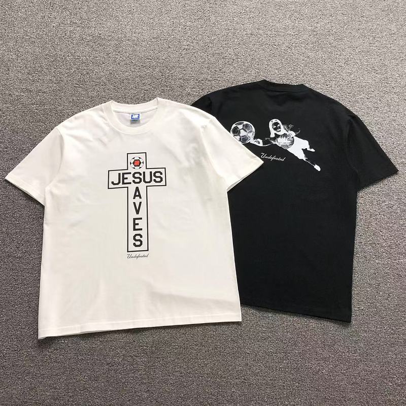 UNDEFEATED T-SHIRT 128310802（im 170cm 60kg i wear size L in the phot）