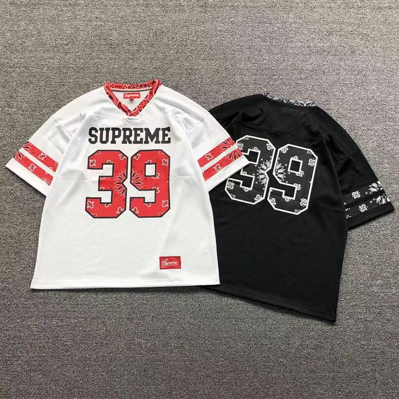 SUPREME T-SHIRT 1107240433（im 170cm 60kg i wear size M in the phot）
