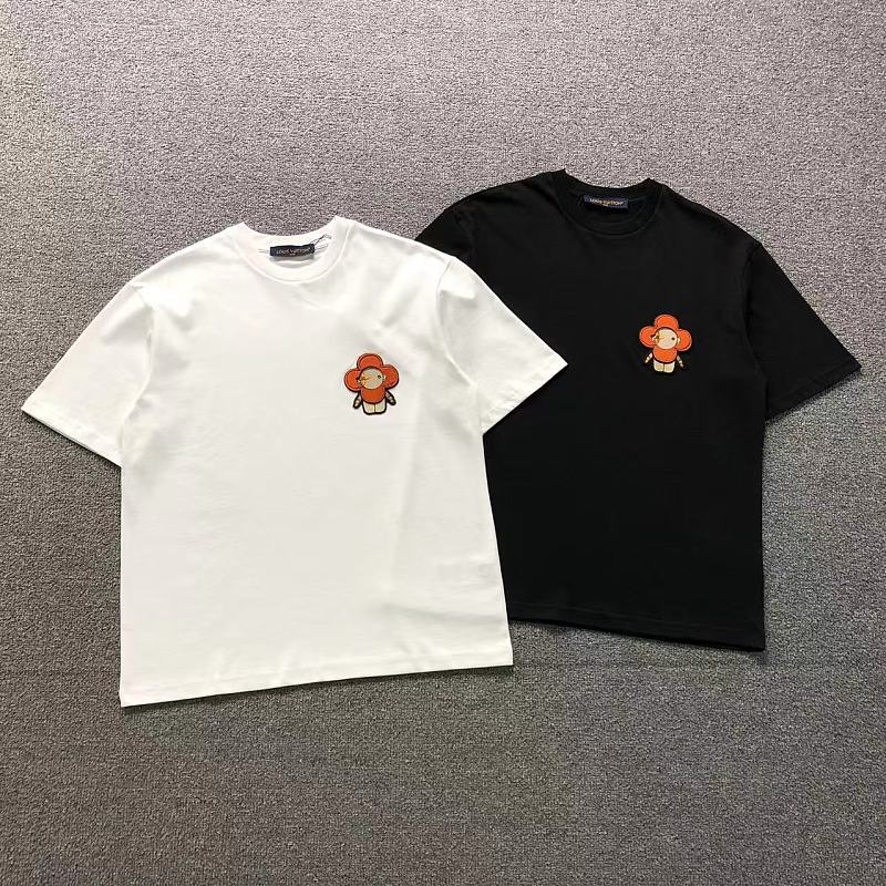 LV T-SHIRT 22051505125（im 170cm 60kg i wear size S in the phot）