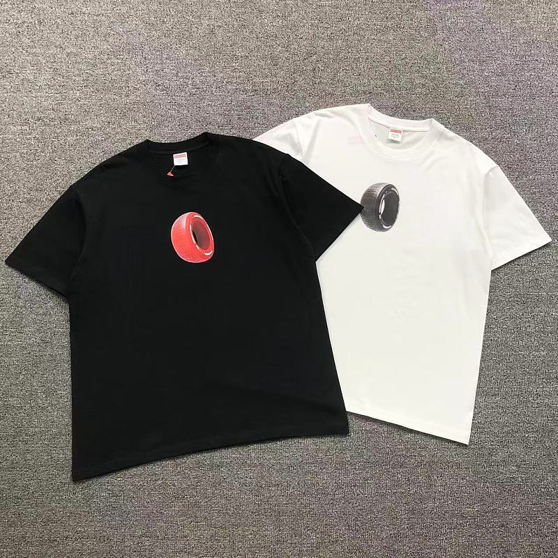 SUPREME T-SHIRT 5252524123（im 170cm 60kg i wear size M in the phot）