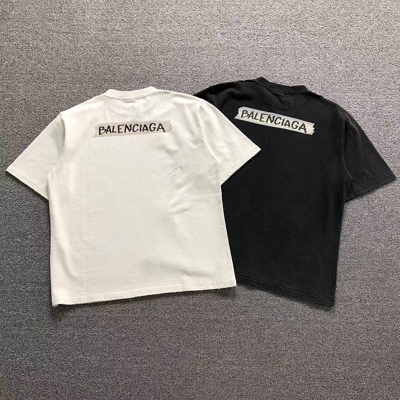 BALENCIAGA T-SHIRT 42042413163（im 170cm 60kg i wear size XS in the phot）