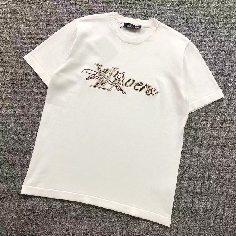 LV T-SHIRT 3204232221（im 170cm 60kg i wear size XS in the phot）