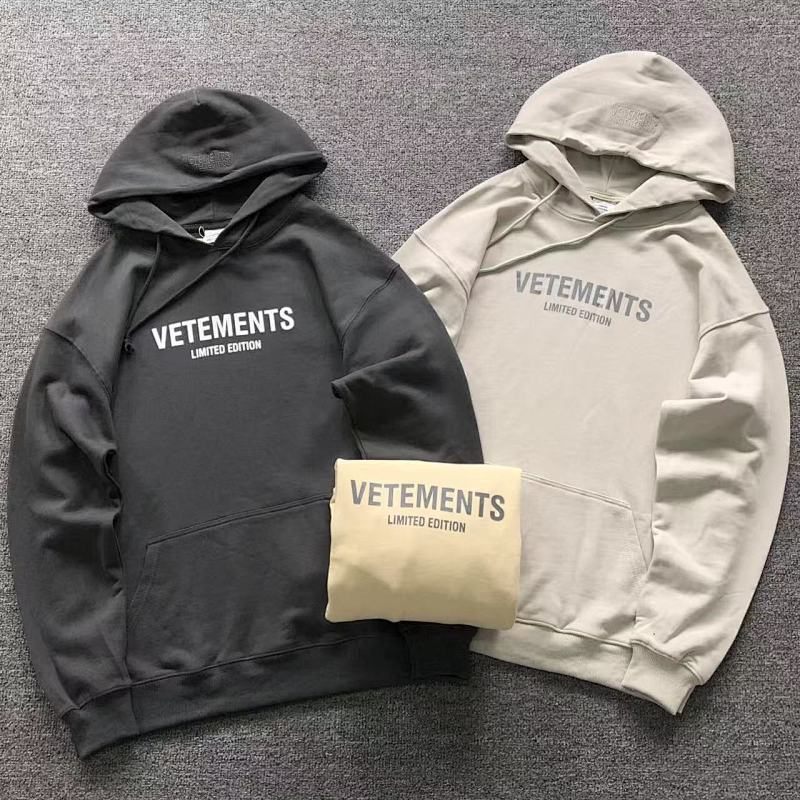 VETEMENTS HOODIE 482335145（im 170cm 60kg i wear size S in the phot）