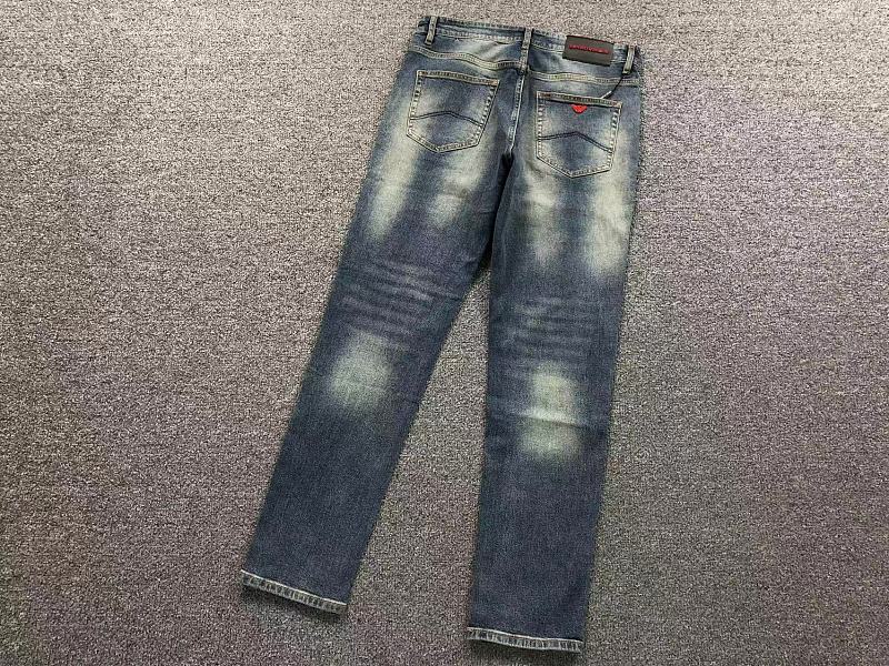 EMPORIO ARMANI TROUSRES 2207080701（im 170cm 60kg i wear size 33 in the phot）