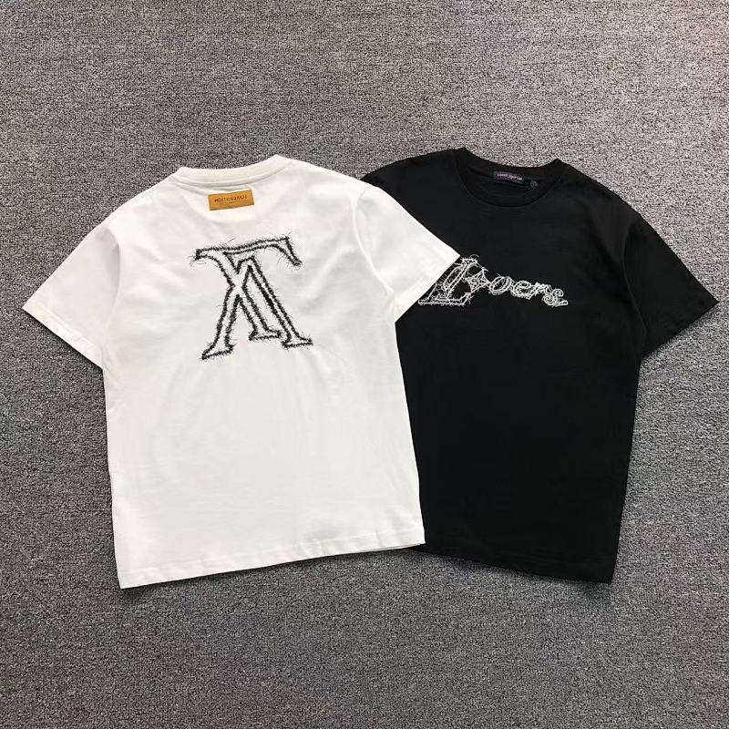 LV T-SHIRT 41062617126（im 170cm 60kg i wear size XS in the phot）
