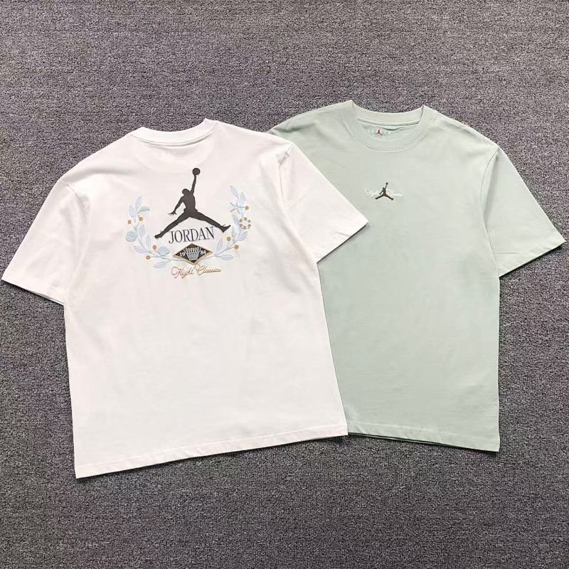 AIR JORDAN T-SHIRT 3104260319（im 170cm 60kg i wear size L in the phot）
