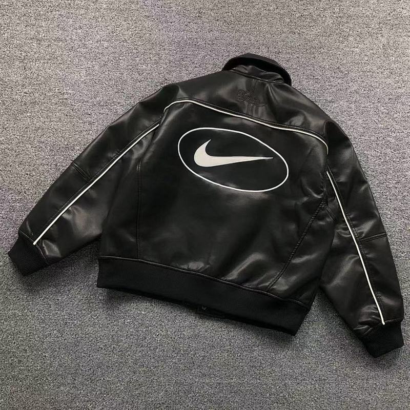 SUPREME NIKE JACKET 11121902159（im 170cm 60kg i wear size S in the phot）