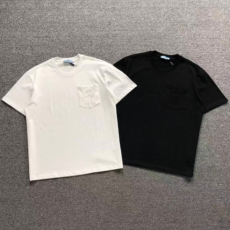 PRADA T-SHIRT 125210432（im 170cm 60kg i wear size M in the phot）