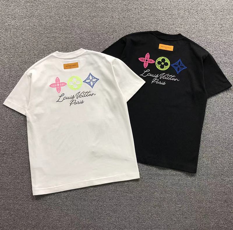 LV T-SHIRT 52418117147（im 170cm 60kg i wear size L in the phot）