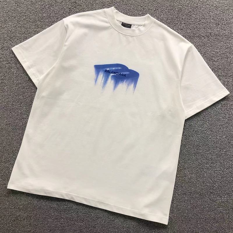 BALENCIAGA T-SHIRT 42042205156（im 170cm 60kg i wear size 1 in the phot）