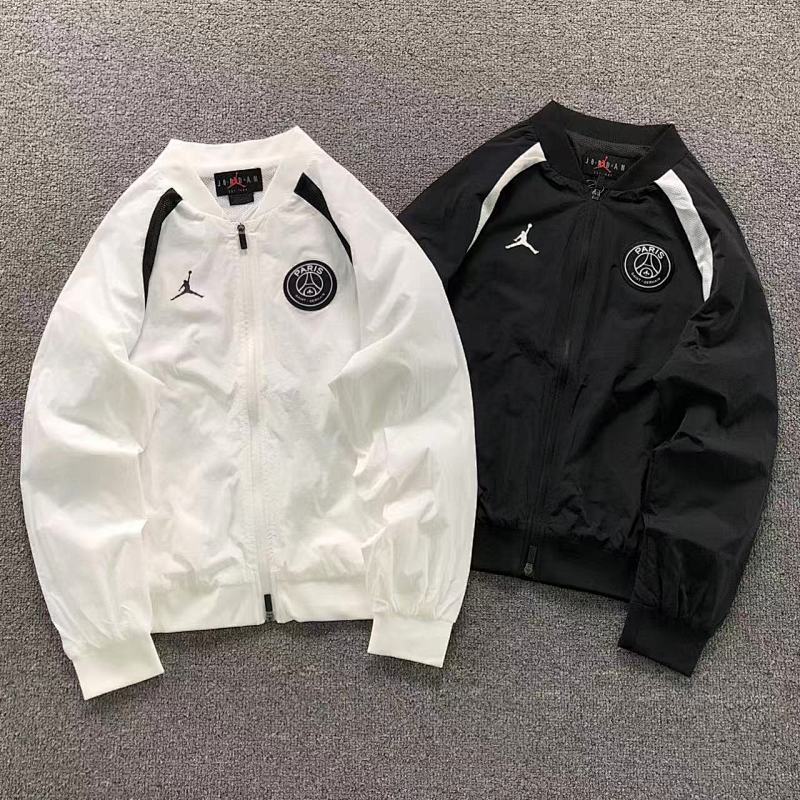 AIR JORDAN JACKET 1110280135（im 170cm 60kg i wear size S in the phot）