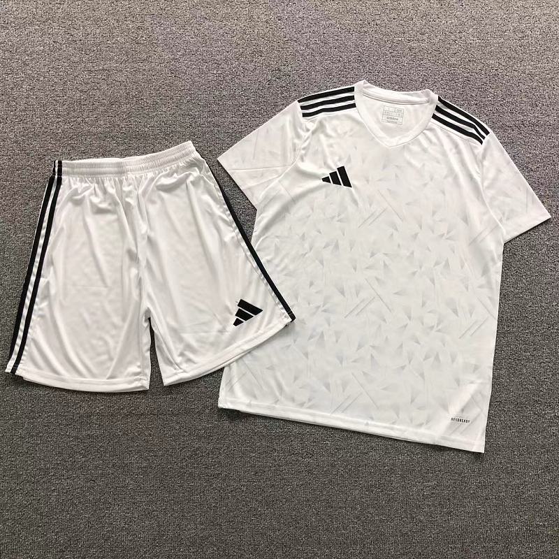 FOOTBALL T-SHIRT SHORTS 1242401002（im 170cm 60kg i wear size L in the phot）