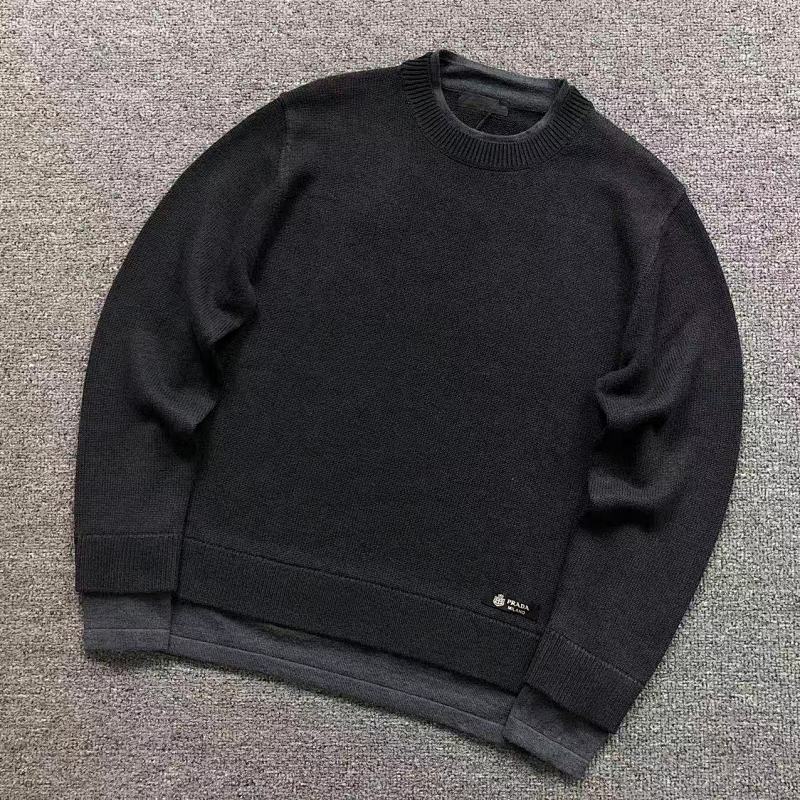 PRADA SWEATER 3101031121 （im 170cm 60kg i wear size M in the phot）